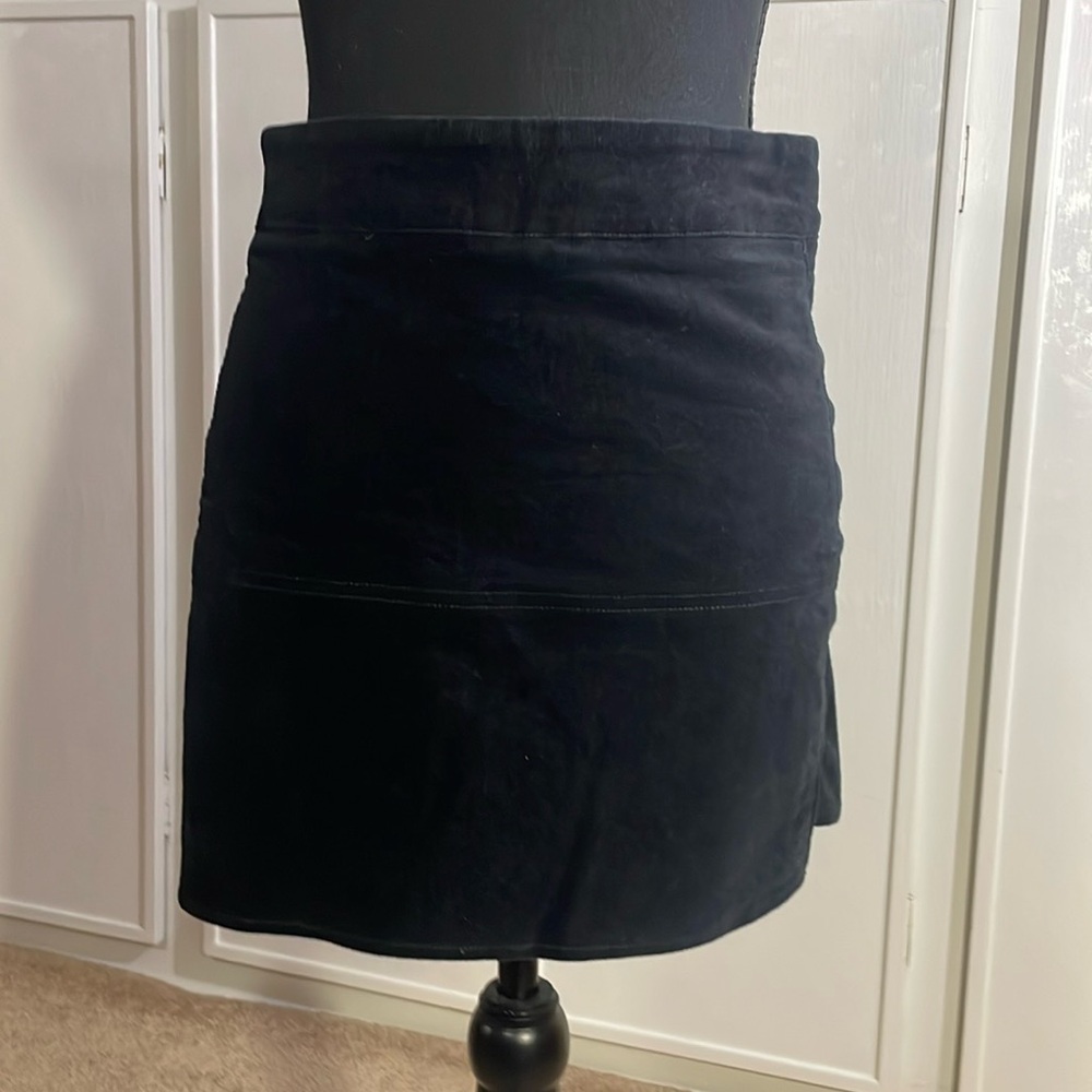 FOREVER 21 Black Mini Skirt